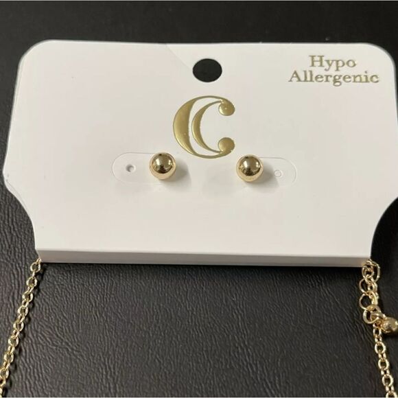 Charming Charlie Gold Brushed Metal Floral Necklace and Stud Earrings - Picture 3 of 3